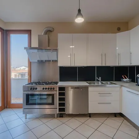 Apartment Attico In Centro A Desenzano Del Garda