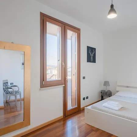 Apartment Attico In Centro A Desenzano Del Garda *